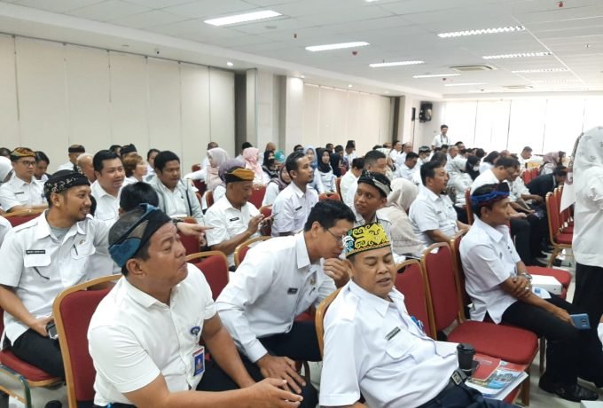 PEGAWAI : Suasana pegawai Pemprov Kaltara saat melakukan kegiatan kedinasan.