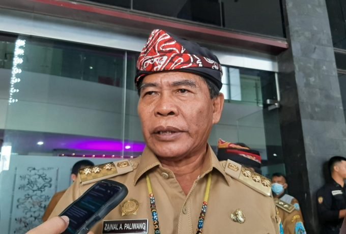 PENJELASAN: Gubernur Kaltara Zainal Arifin Paliwang saat berikan penjelasan terkait progres pelaksanaan pemilu dan pilkada 2024.