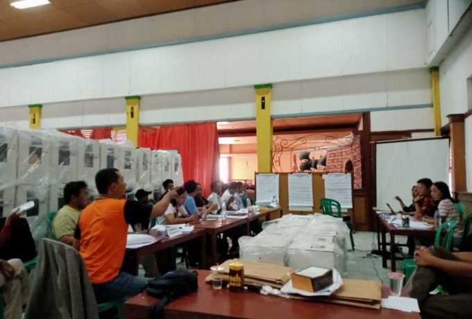 REKAPITULASI : Pleno Rekapitulasi Suara di Kecamatan Tarakan Tengah beberapa waktu lalu.