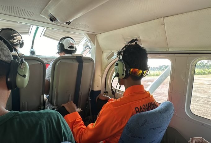 PENCARIAN : Tim Gabungan saat melakukan pencarian korban pesawat Pilatus PC-6 Porter PK-SNE. (Dok: Basarnas Tarakan)