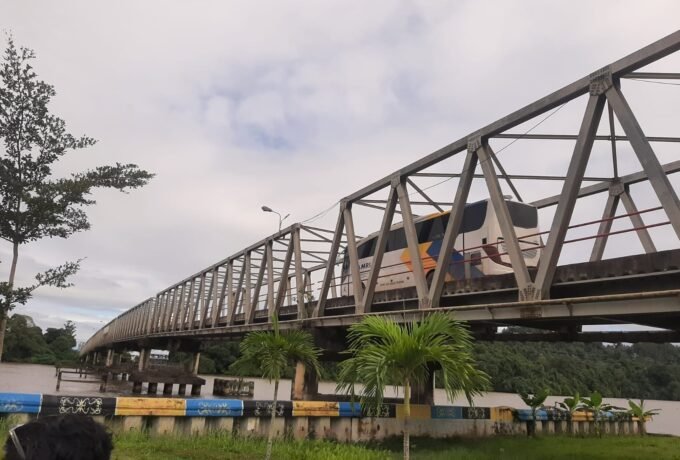 MELINTAS: Kondisi Jembatan Sei Kayan yang merupakan jembatan penyebranagan warga Tanjung Selor dan Tanjung Palas.