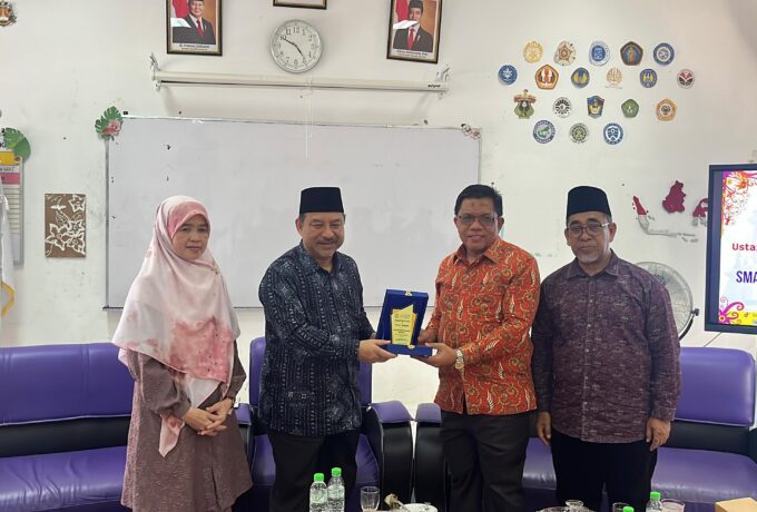 SMAIT Ibnu Sina SMAIT Ibnu Sina