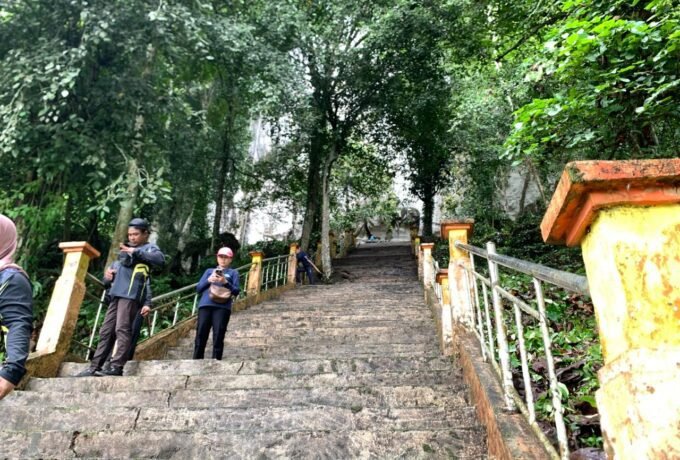 Gunung Putih Seriang Gunung Putih Seriang