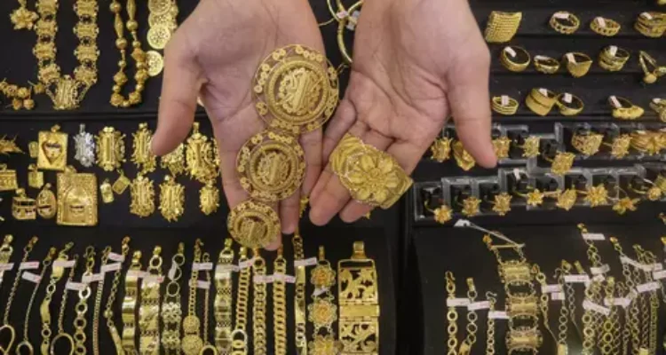 1745043558-4941x3294