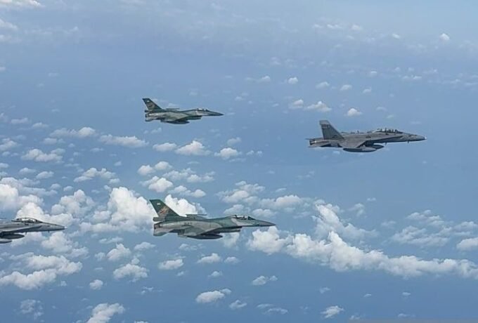 f16